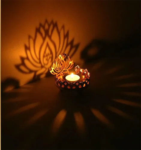 Miniatura 5 de Lámpara de mantequilla Ghee Portavelas de taza dorada Lámpara de aceite de latón tibetano Suministros de altar budista Hueco de metal tallado luz