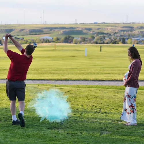 Miniatura 3 de Pelotas de golf explosivas: paquete de 3 bromas y revelación de género