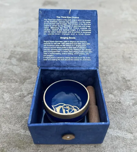 Miniatura 5 de DharmaObjects Juego de caja de regalo de cuenco cantante de tamaño prémium tibetano de tercer ojo para chakras Third Eye