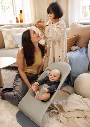Miniatura 6 de BabyBjörn Bouncer Balance Soft, Tri-Fabric, Arena Gris Asiento Ajustable de Mecedora para Bebé y Silla para Niños de 2 en 1, de Recién Nacido a