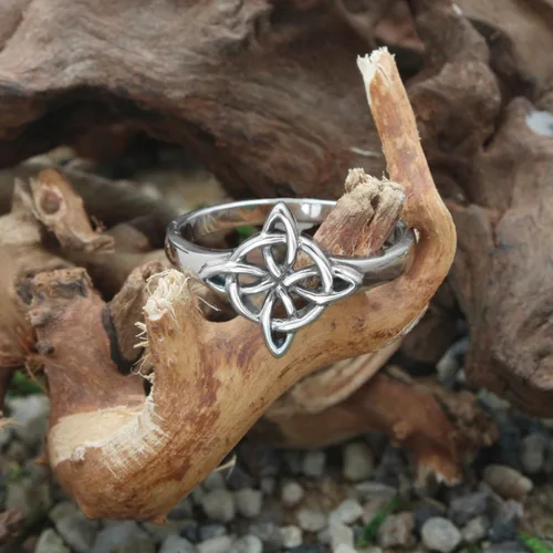 Miniatura 2 de Anillo de plata esterlina con nudo de brujas Wiccan cuaternario celta (tallas 4-15)