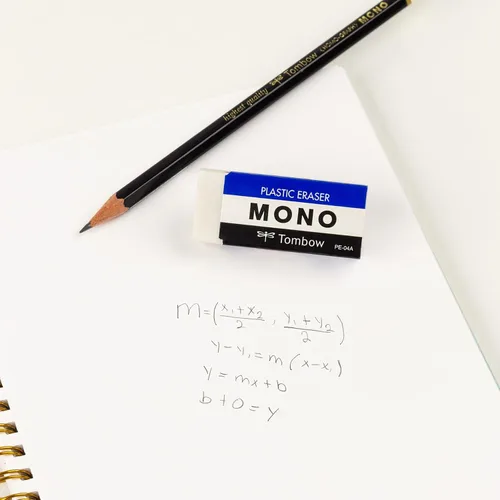 Miniatura 10 de Tombow 57324 Borrador MONO, blanco, mediano, paquete de 3. Elimina limpiamente las marcas sin dañar el papel