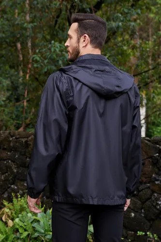 Miniatura 25 de Chaqueta impermeable cortavientos ligera para hombre con capucha extraíble