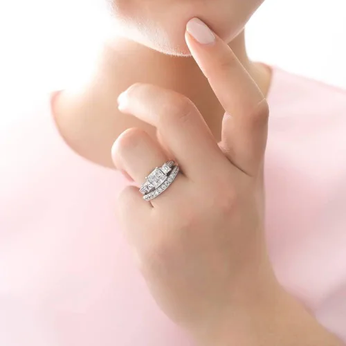 Miniatura 6 de BERRICLE Juego de anillos de compromiso de boda de plata de ley de 3 piedras con circonita cúbica de corte princesa para mujer, chapado en rodio