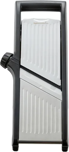 Miniatura 22 de Restaurantware Rebanadora de mandolina ajustable de acero inoxidable, cortador de verduras estándar alemán con protector de cuchilla, incluye