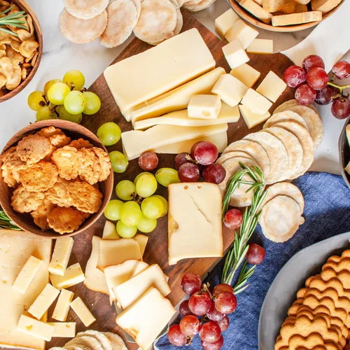 muestra de alimentos igourmet lleno de especialidades internacionales - picnic perfecto - incluye una variedad de quesos gourmet mundial frijoles