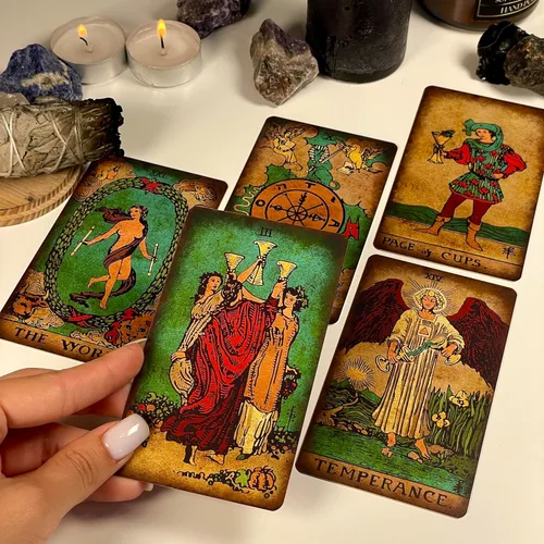 Miniatura 4 de CRAFTERIAN Baraja de cartas de tarot brillante, baraja de 78 cartas, tarot original para principiantes y expertos con libro guía y bolsa de regalo