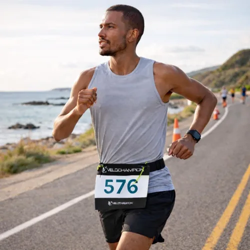 Miniatura 2 de VeloChampion Cinturón Riñonera para Correr – Ajuste Elástico Extensible para Triatlón, Maratón, Ciclismo y Soporte de Número de Carrera, Negro