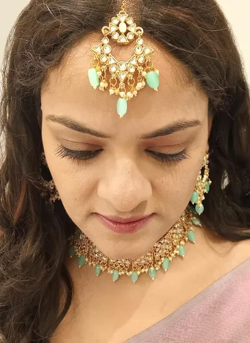 Miniatura 4 de Efulgenz Antique Gold Tone Choker Necklace Maangtikka and Earrings Set Indian Jewelry Sets for Women Indian Bridal Sets Ethnic Faux Kundan Crystal
