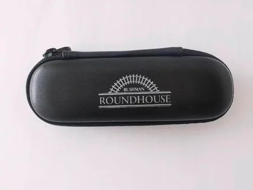Miniatura 5 de Bushman Roundhouse Armónica 10 agujeros diatónico con funda acolchada con cremallera (Bb)
