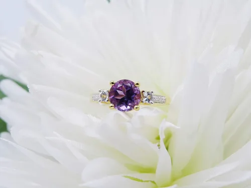 Miniatura 290 de Dazzlingrock Collection Anillo de compromiso redondo de 0.276 in con halo de diamante blanco y vástago dividido para ella en oro macizo de 14