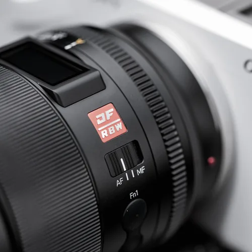 Miniatura 9 de Viltrox AF 16mm F1.8 Lente de Cámara Autoenfoque de Fotograma Completo con Pantalla LCD Integrada Compatible con Cámaras Sin Espejo Sony E-Mount a7