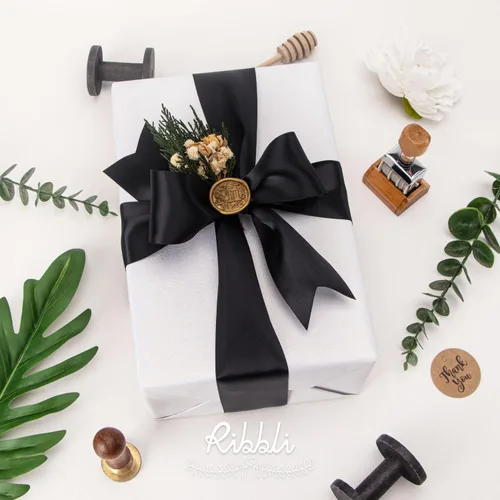 Miniatura 3 de Ribbli - Cinta de satén negra de doble cara, 2 pulgadas x 10 yardas, uso para ramo de lazos, envoltura de regalos, arreglos florales, decoración