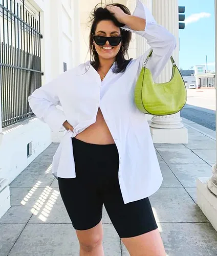 Miniatura 2 de NEW YOUNG Paquete de 3 pantalones cortos de ciclismo de talla grande con bolsillos para mujer, pantalones cortos de entrenamiento de cintura alta