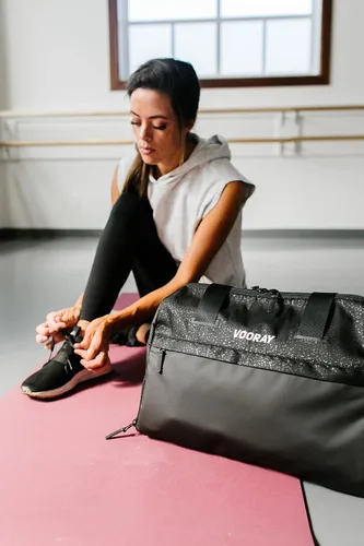 Miniatura 4 de Vooray 25L Trainer Duffel Water Resistant & Lightweight for Gym, Work, Travel