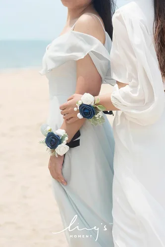 Miniatura 7 de Ling's Moment Paquetes de flores de boda prearreglados en azul polvoriento y azul marino, paquete de boutonnieres y ramilletes de muñeca