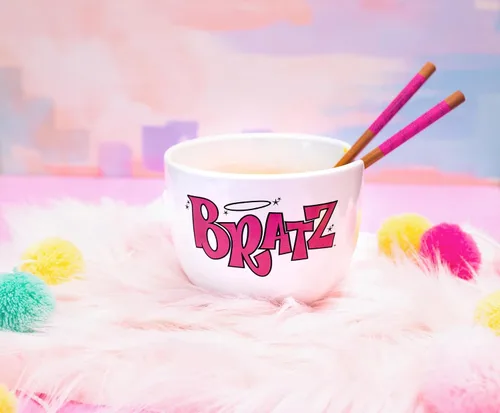 Miniatura 7 de Silver Buffalo Bratz - Tazón de cerámica para ramen con palillos con Cloe, Jade, Yasmin y Sasha, 20 onzas