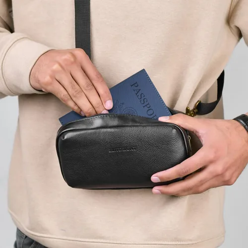 Miniatura 8 de RSAquar Soporte para pasaporte para mujeres y hombres, de piel sintética de alta calidad, cartera de pasaporte de viaje, con bloqueo RFID, cubierta