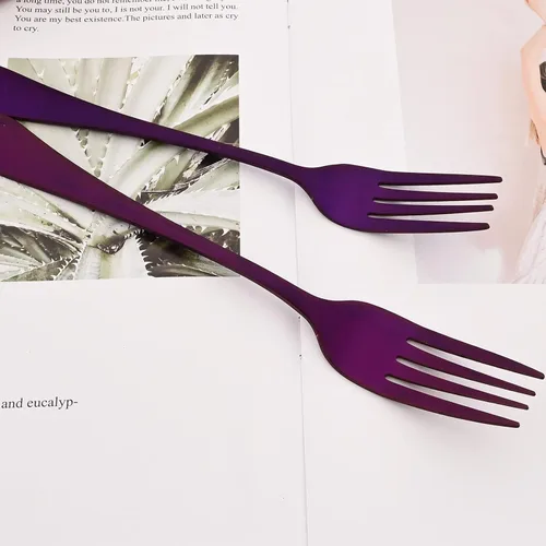 Miniatura 4 de JASHII Juego de cubiertos de 20 piezas con acabado satinado, servicio para 4, juego de cubiertos de titanio, juego de utensilios de color morado