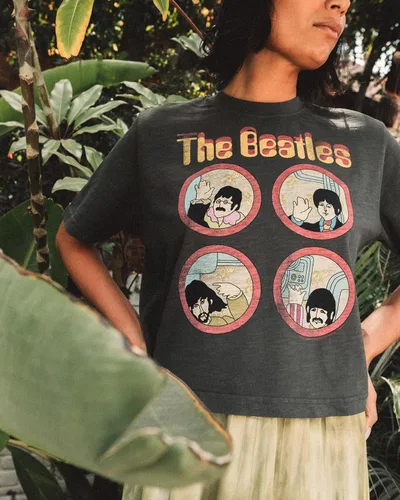Miniatura 3 de Camiseta de cuello alto falso de The Beatles Yellow Sub Crop para mujer