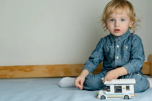 Miniatura 9 de Simply Kids Calcetines tobilleros antideslizantes para bebé (9 pares), agarre superior, algodón suave, para niñas y niños activos (de 0 a 7 años)