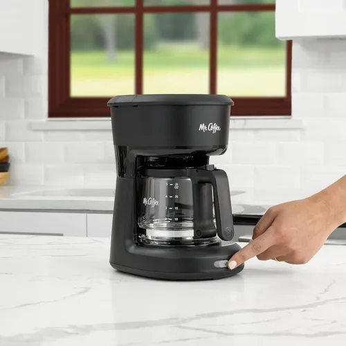 Miniatura 5 de Mr. Coffee® Mini cafetera con interruptor de infusión de 5 tazas, color negro