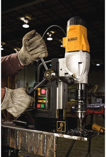 Miniatura 4 de DEWALT - Prensa de taladro de 2 velocidades, magnética, 2 pulgadas con cortador anular HSS de 13/16 x 2 pulgadas (3/4 pulgadas) WELDON