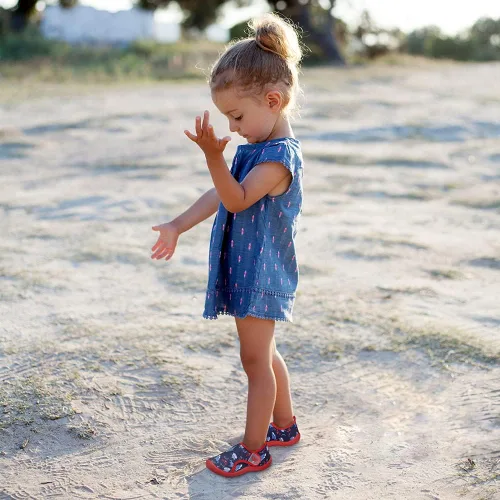 Miniatura 7 de FANTURE Zapatos de agua para niños y niñas, lindas sandalias acuáticas, playa, piscina, parque acuático, tenis acuáticos, para niños pequeños