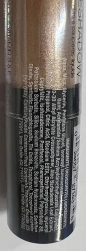 Miniatura 4 de Palladio Sombra de ojos líquida, fórmula cremosa y brillante que se adhiere instantáneamente al párpado con una varita aplicadora flexible durante