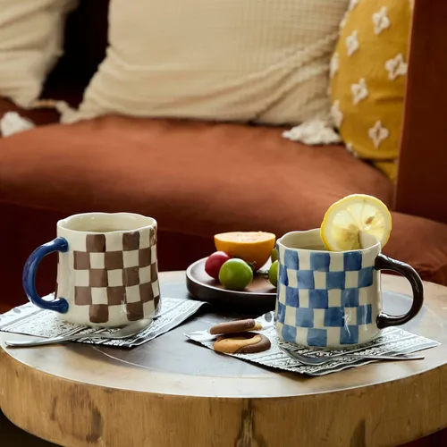 Miniatura 3 de Taza de café de cerámica a cuadros retro de 16 onzas, mango extragrande, apta para microondas, taza de té con patrón vintage para el hogar, oficina