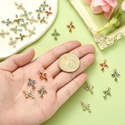 Miniatura 3 de Ipotkitt 28 dijes de cruz de diamantes de imitación de 7 estilos, dijes de cruz religiosa de cristal para hacer joyas, collares, pulseras, aretes
