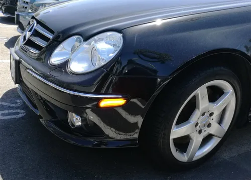 Miniatura 4 de iJDMTOY Kit de luz de marcador lateral de parachoques LED ámbar con lente ahumada compatible con Mercedes W203 2001-2007 Clase C Sedán, alimentado