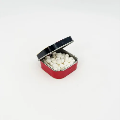 Miniatura 6 de The Unemployed Philosophers Guild Freddie Mercury's Peppermints Fit For a Queen Breath Mints, 1 lata, peso neto 4 oz (12 g)