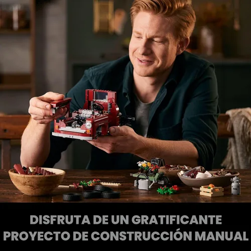 Miniatura 3 de LEGO Icons Pickup Truck 10290 - Juego de construcción para adultos, modelo vintage de los años 50 con accesorios de exhibición de temporada