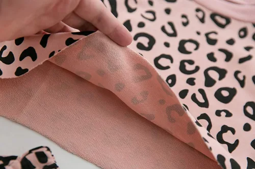 Miniatura 6 de Conjunto de ropa de verano con estampado de leopardo y camiseta y pantalones cortos, 2 piezas