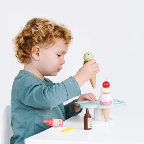 Miniatura 5 de Le Toy Van - Juguete educativo de madera Honeybake Helado de Carlo de madera colorido Juguete de imitación de helado 12 piezas - Grandes regalos