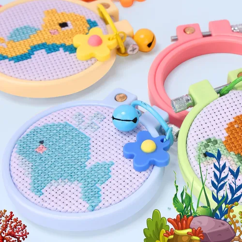 Miniatura 5 de Caydo Kit de punto de cruz de animales marinos de 6 piezas para niños con tela Aida estampada, aros de bordado, llaveros, herramientas de bordado e