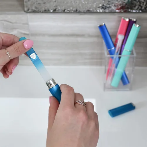 Miniatura 6 de BONA FIDE BEAUTY Limas de cristal checo para uñas, 5 piezas de manicura de vidrio con estuches (juego de colores Malibu)