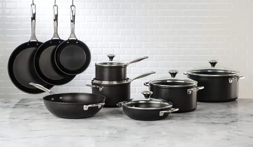 Miniatura 5 de Le Creuset Juego de utensilios de cocina antiadherentes endurecidos, 3 piezas (sartén de 10 pulgadas, 4.25 cuartos de galón de capacidad con tapa)