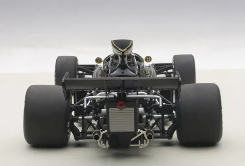 Miniatura 7 de Autoart Lotus 72E 1973 Emerson Fittipaldi #1 con figura de conductor en cabina 1/18 modelo coche