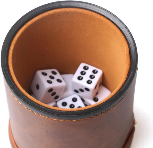 Miniatura 3 de Juego de dados de piel sintética marrón, coctelera de dados forrada de fieltro con 6 dados para juego Liars Farkle Yahtzee, paquete de 2
