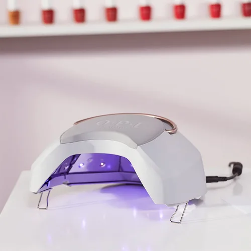 Miniatura 5 de OPI Lámpara de gel Star Light 3.0 Lámpara LED prémium para uñas de gel Resistente a caídas Curado uniforme Con placa de mano y cable
