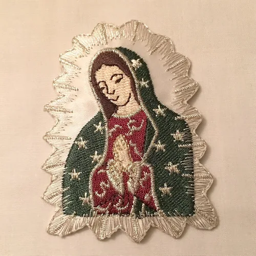 CF3849 Bautizo Virgen María (Cuadalupe) Parche bordado para planchar (1.75 x 2.25 pulgadas, sin palabras)