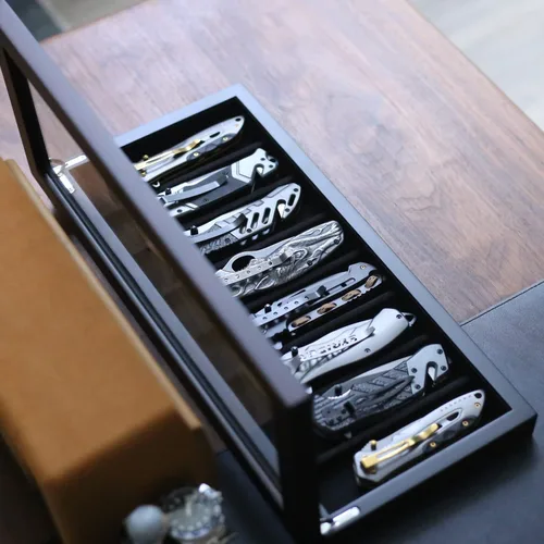 Miniatura 7 de Estuche Organizador de Exhibición de Cuchillos almacena 8 cuchillos de bolsillo, Soporte para Cuchillos Plegables con Ventana de Vidrio Real Ranura