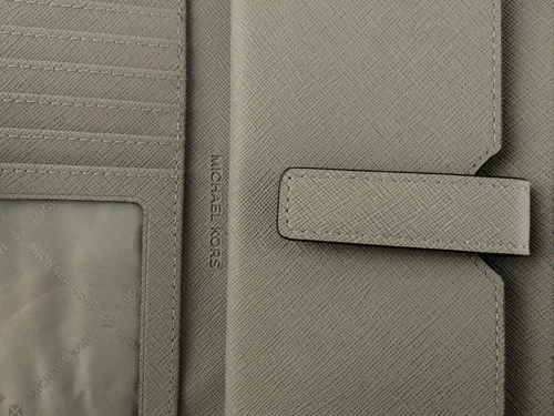 Miniatura 9 de Michael Kors - Billetera de viaje con doble cremallera para mujer modelo Jet Set con correa para la muñeca