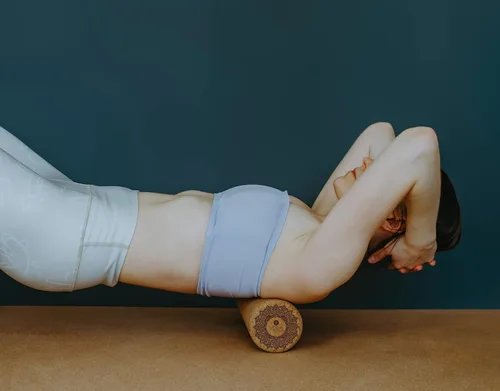 Miniatura 7 de Yoga Design LAB El rodillo de corcho Libera los músculos tensos, mejora la circulación, disminuye el dolor, masajea el tejido Ideal para todas