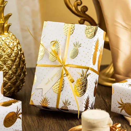Miniatura 5 de Flyhill - Rollo de papel kraft de piña en lata - 17 pulgadas X 33 pies - Diseño de papel de regalo con piña 3D en relieve metálico dorado