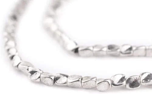 The Bead Chest Cuentas de pepita torcidas de plata brillante de 0.157 in de metal blanco inusual de 24 pulgadas