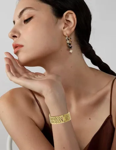 Miniatura 6 de JR.DM Bandas de Oro Compatibles con Apple Watch 38mm 40mm 41mm 42mm (S10/11) para Mujeres, Correa Elegante y Lujosa de Miel de Metal de Diseño