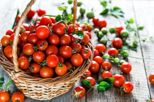 Miniatura 5 de TKE Farms & Gardens Semillas grandes de tomate cereza roja para plantar, más de 100 semillas de reliquia no transgénicas, cultivan tomates cherry